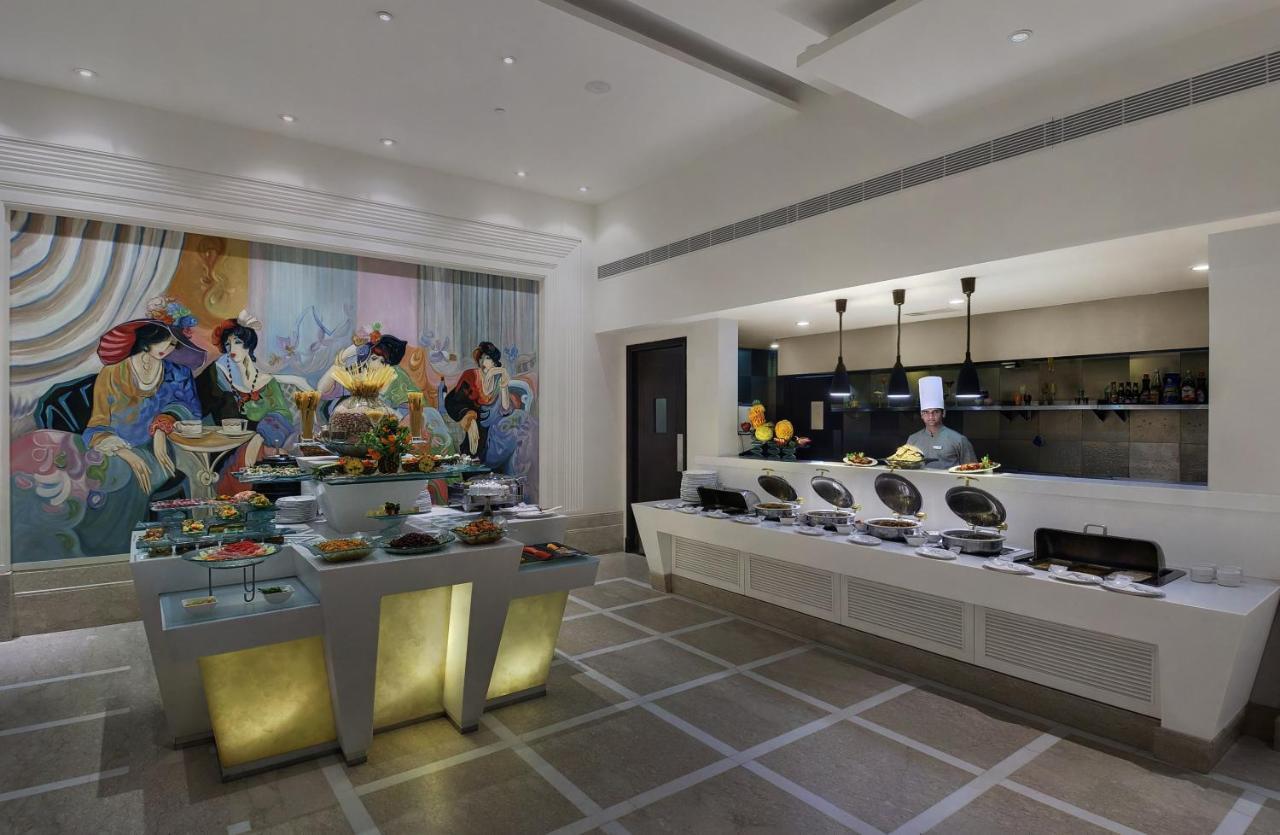 Inde Hotel Vista Woods Huda City Centre, คูร์เคาน์ ภายนอก รูปภาพ