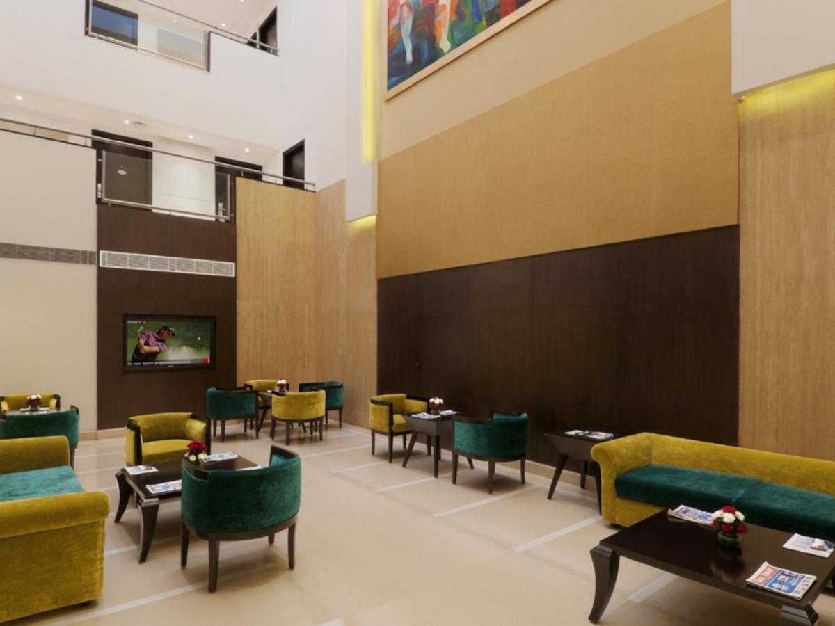 Inde Hotel Vista Woods Huda City Centre, คูร์เคาน์ ภายนอก รูปภาพ