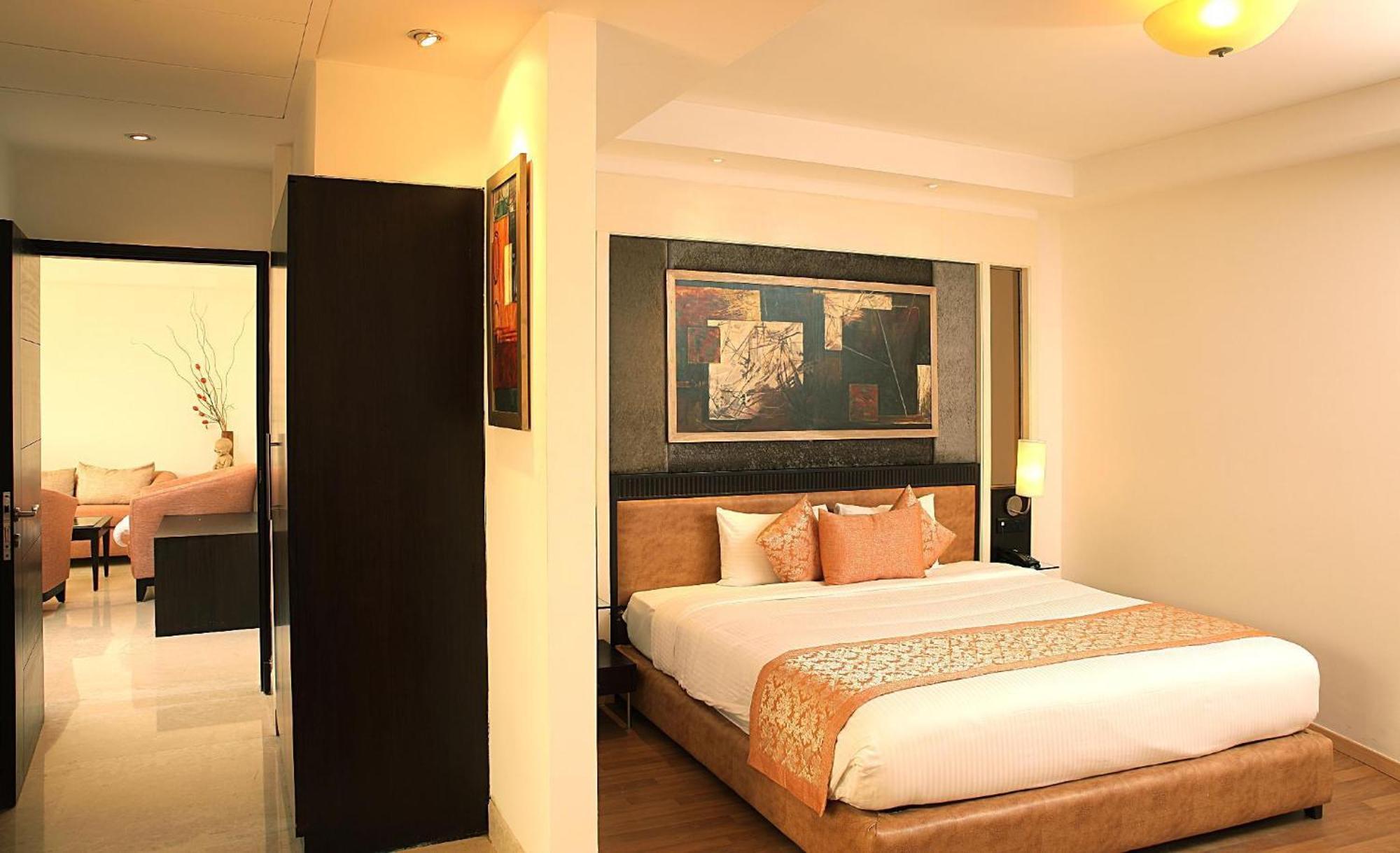 Inde Hotel Vista Woods Huda City Centre, คูร์เคาน์ ภายนอก รูปภาพ