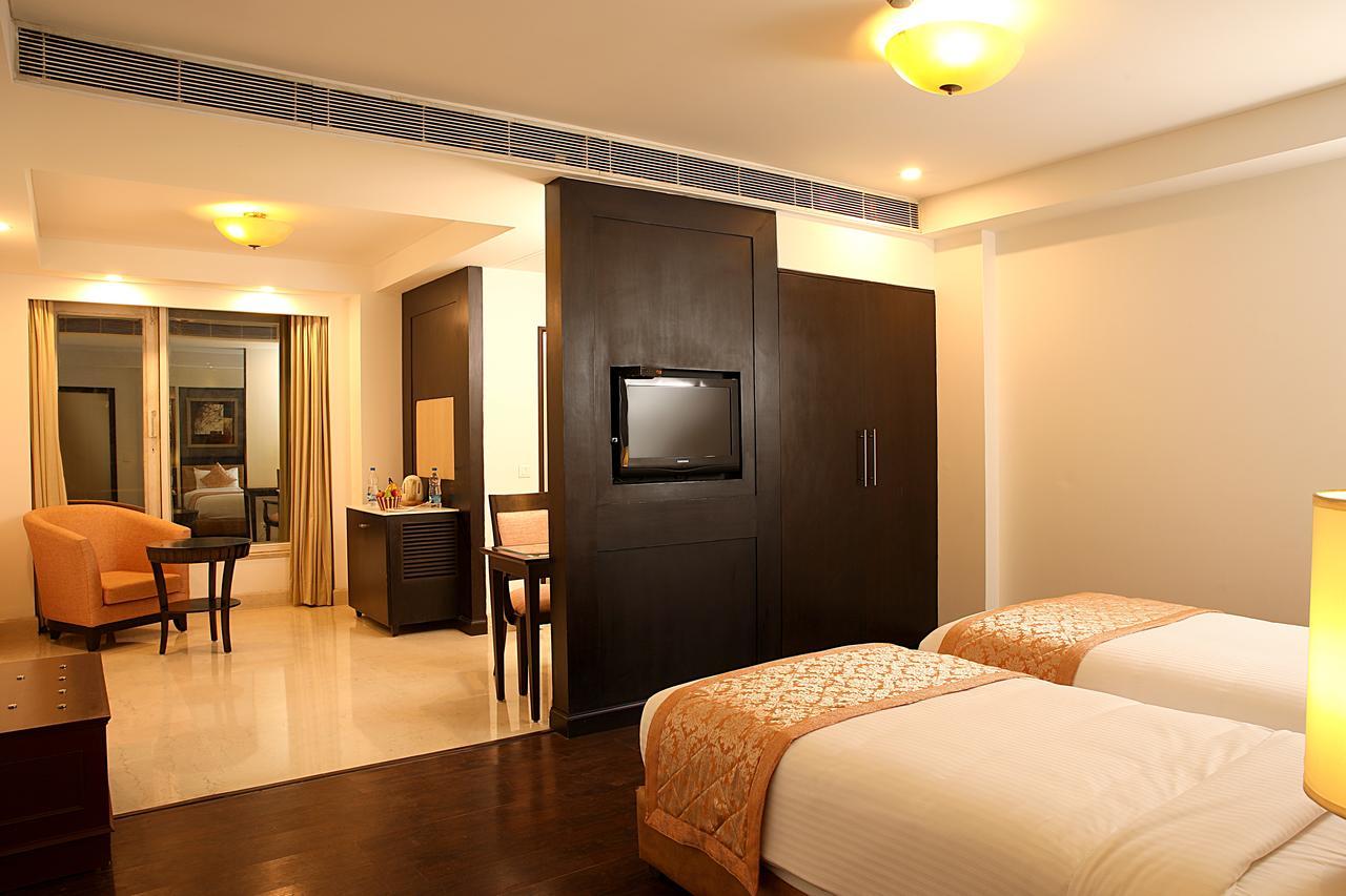 Inde Hotel Vista Woods Huda City Centre, คูร์เคาน์ ภายนอก รูปภาพ