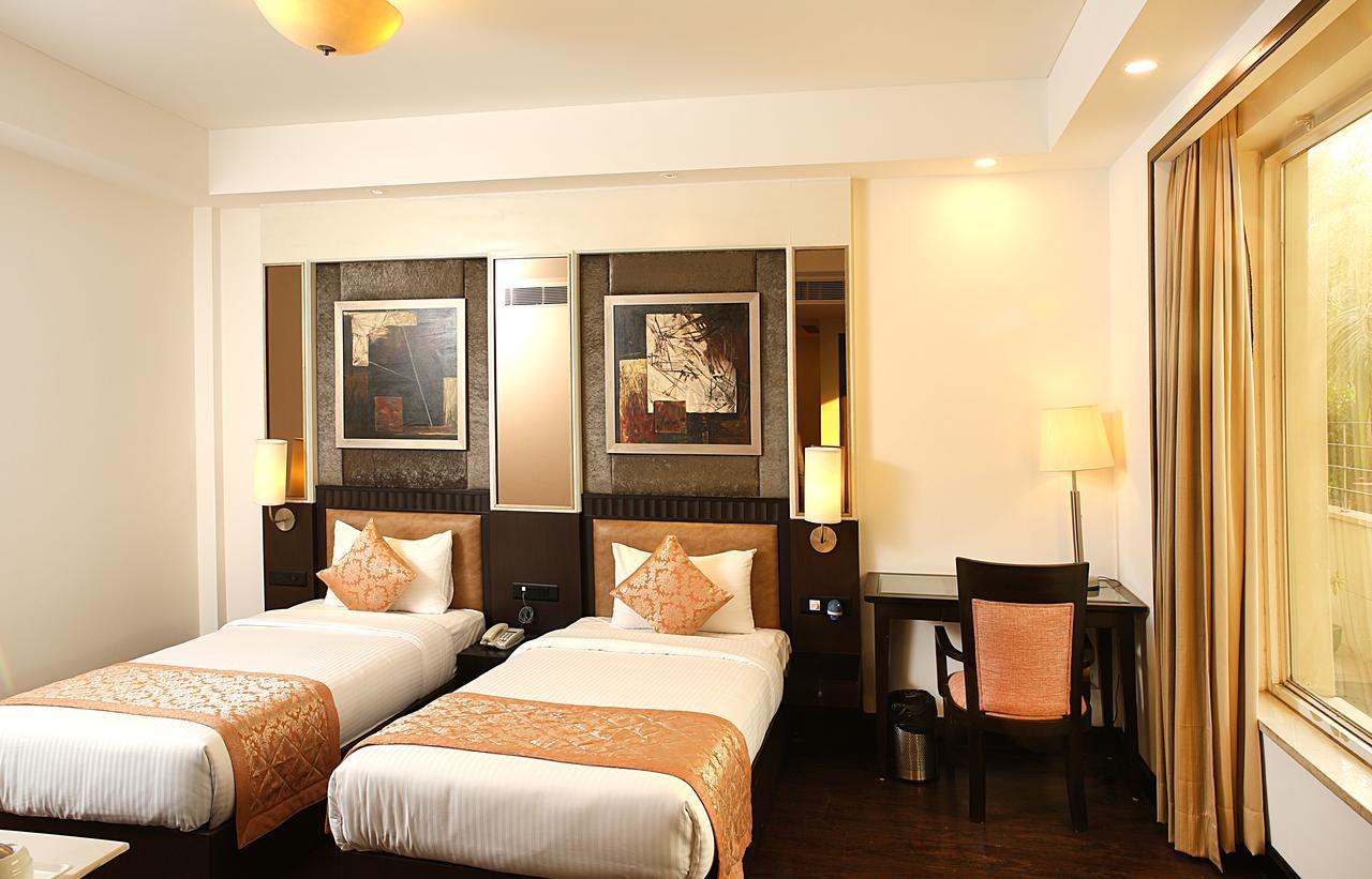 Inde Hotel Vista Woods Huda City Centre, คูร์เคาน์ ภายนอก รูปภาพ