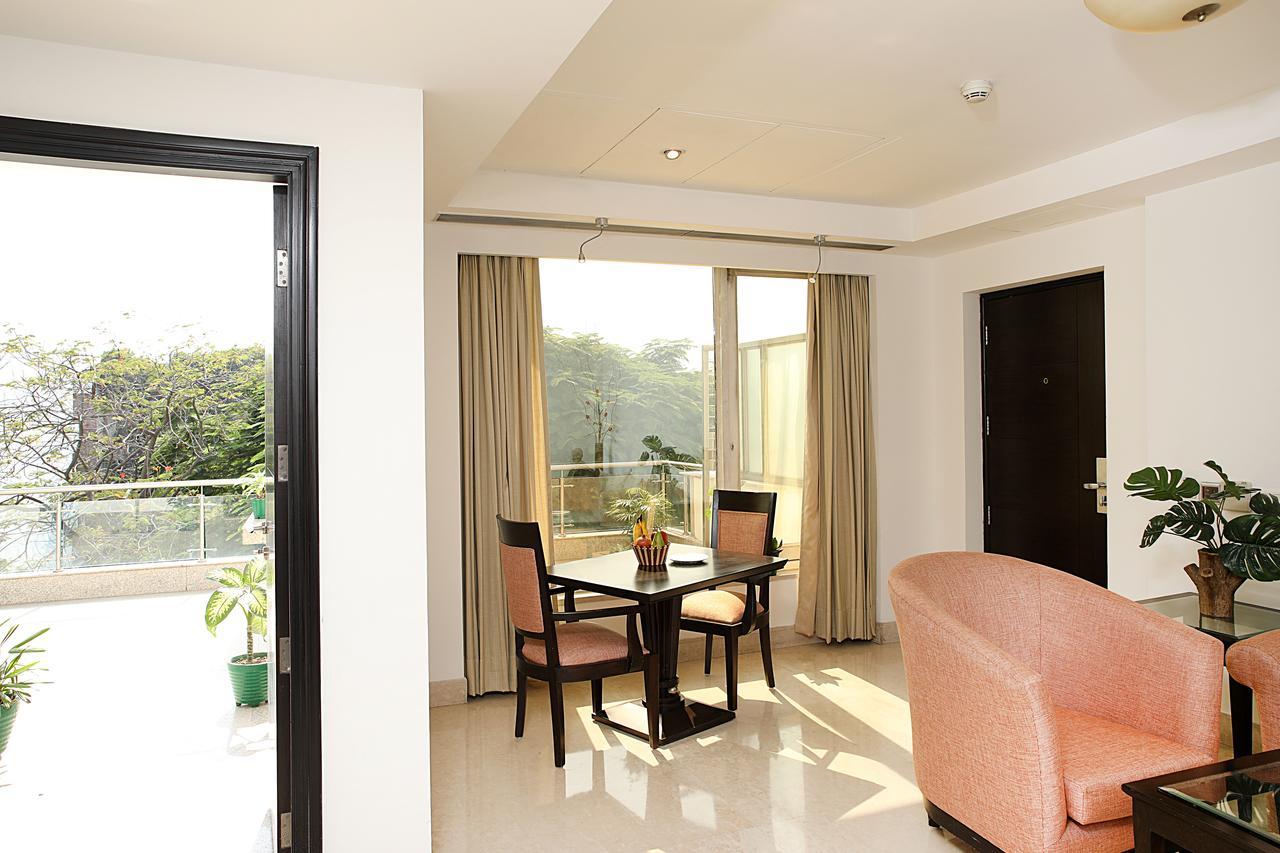 Inde Hotel Vista Woods Huda City Centre, คูร์เคาน์ ภายนอก รูปภาพ