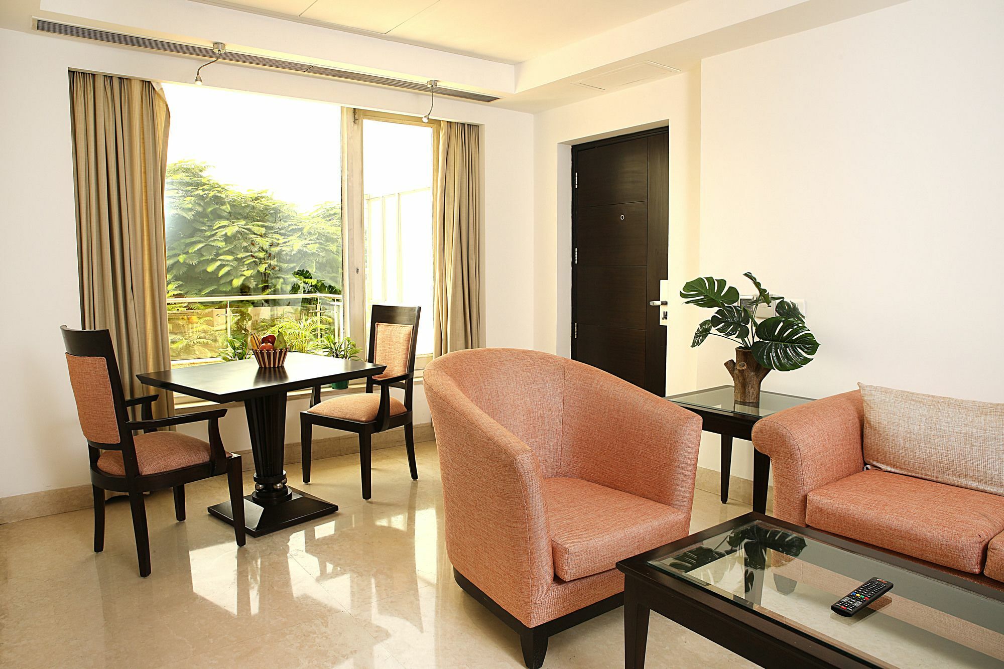 Inde Hotel Vista Woods Huda City Centre, คูร์เคาน์ ภายนอก รูปภาพ