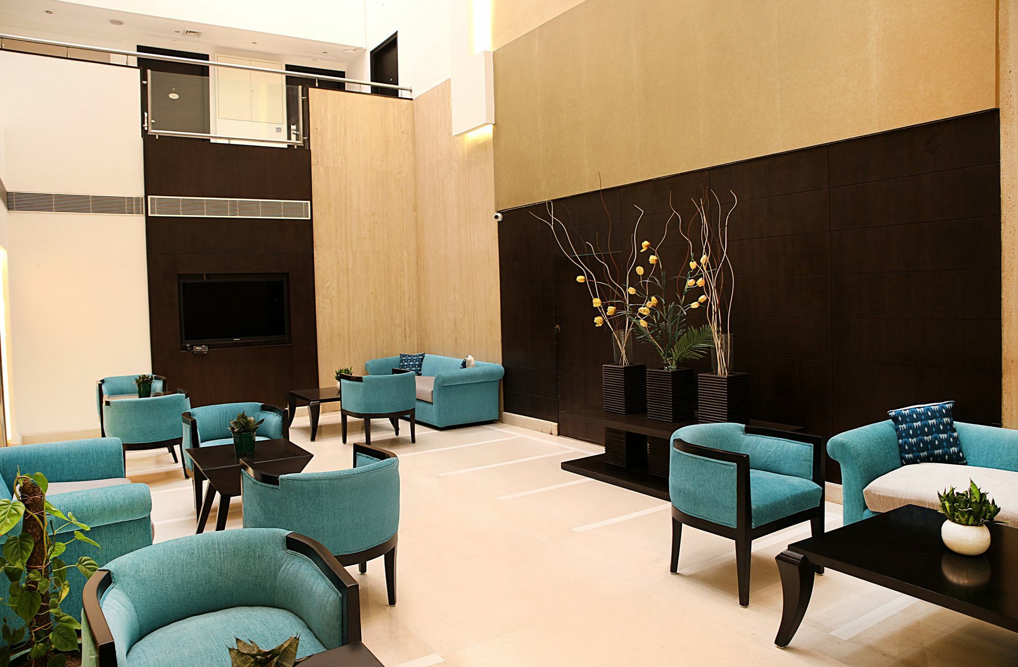 Inde Hotel Vista Woods Huda City Centre, คูร์เคาน์ ภายนอก รูปภาพ