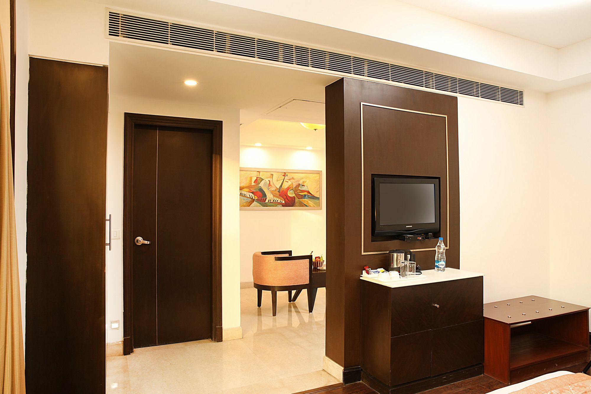 Inde Hotel Vista Woods Huda City Centre, คูร์เคาน์ ภายนอก รูปภาพ